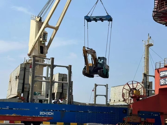 চীন থেকে ইন্দোনেশিয়ায় ভারী মালবাহী জাহাজ